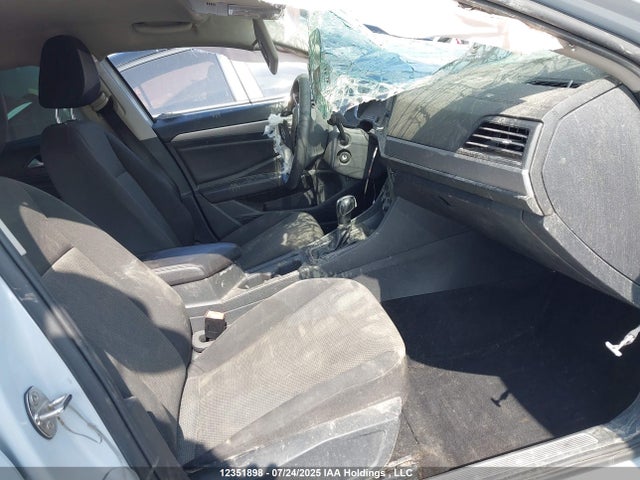 3VWC57BU6KM008267 Volkswagen 1.4 tsi