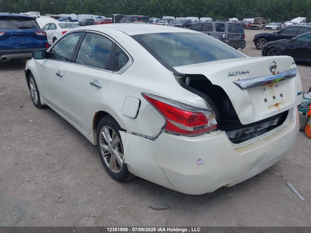 1N4AL3AP3FN389002 Nissan 2015