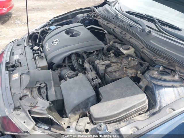 3MZBM1L74GM280585 Mazda pe