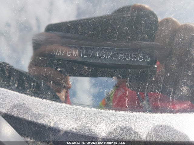 3MZBM1L74GM280585 Mazda pe