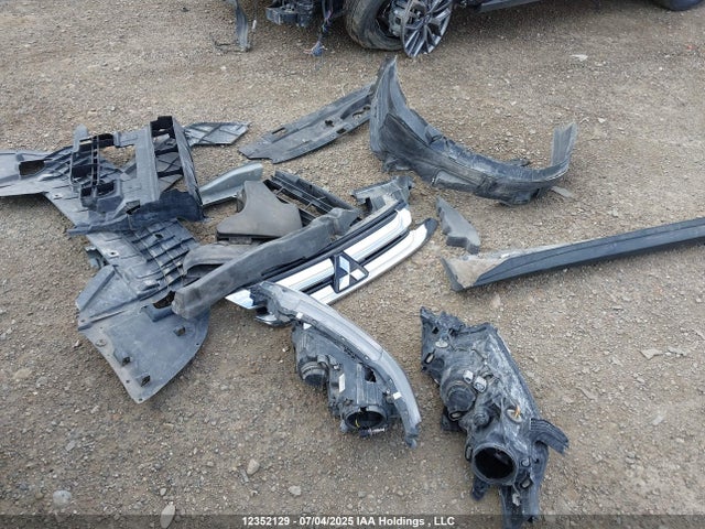 Mitsubishi mivec 2018 JA4AZ2A39JZ611666 Image 12