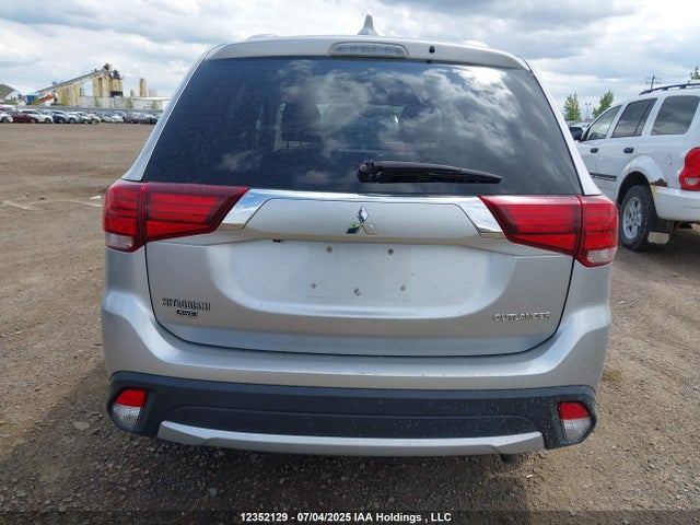 Mitsubishi mivec 2018 JA4AZ2A39JZ611666 Image 17