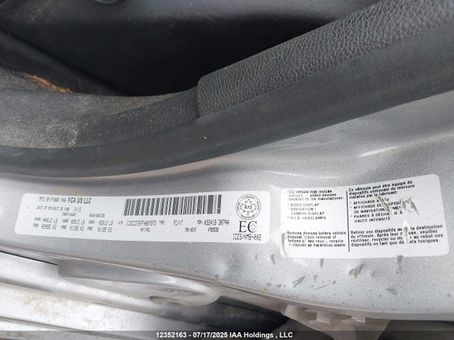 1C3CCCFB7FN697973 Chrysler 2015