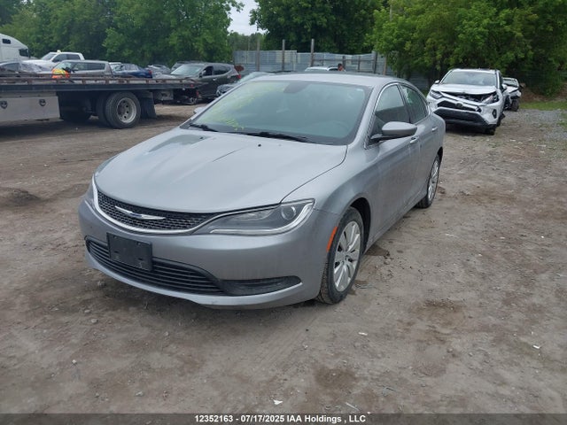 1C3CCCFB7FN697973 Chrysler 2015