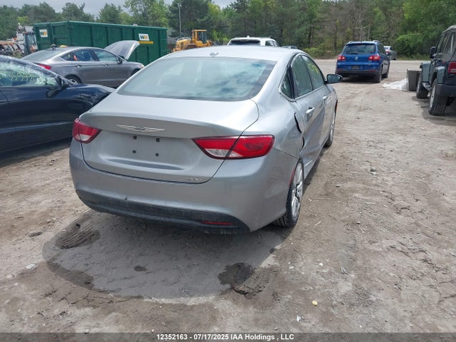 1C3CCCFB7FN697973 Chrysler 2015