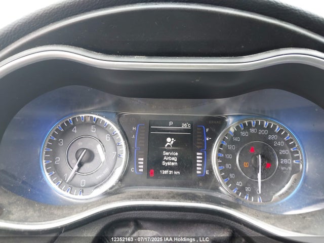 1C3CCCFB7FN697973 Chrysler 2015