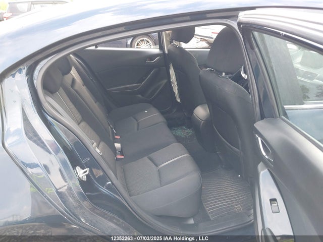 3MZBN1V77JM250241 Mazda pe