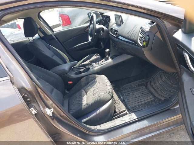 3MZBM1V71FM186188 Mazda pe