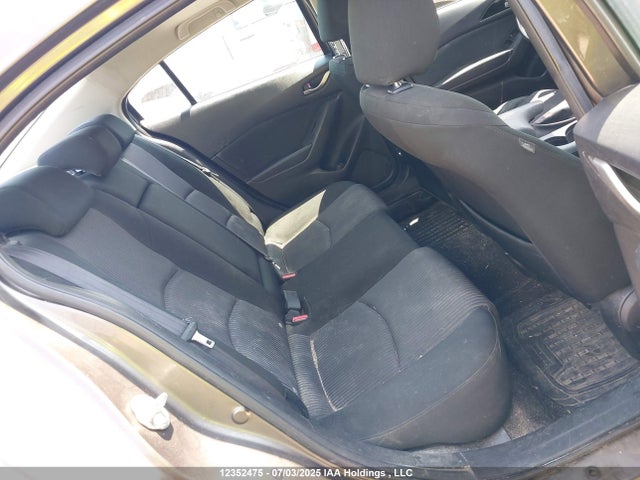 3MZBM1V71FM186188 Mazda pe