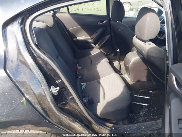 3MZBM1U75GM302754 Mazda pe
