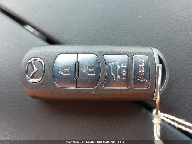 JM3TCBCY2G0101818 Mazda py