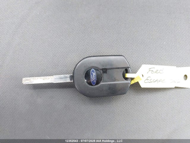 1FMCU9G93GUA87076 Ford 2016