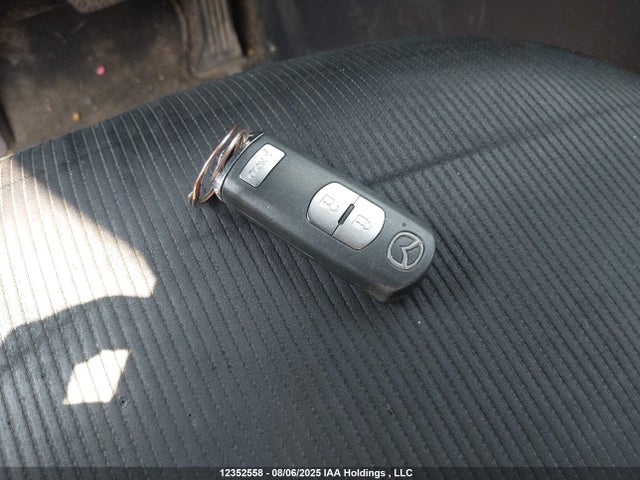 JM3TCBBY4G0111638 Mazda py