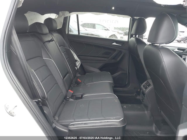 3VV4B7AXXNM157458 Volkswagen Tiguan