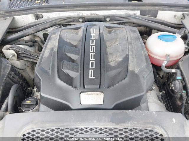 Porsche 2016 2016 WP1AB2A5XGLB48099 Image 10
