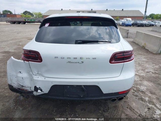 Porsche 2016 2016 WP1AB2A5XGLB48099 Image 16
