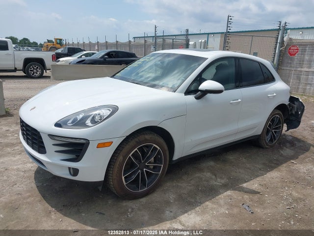 Porsche 2016 2016 WP1AB2A5XGLB48099 Image 2