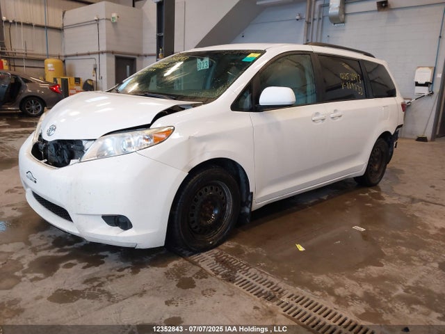Toyota 2gr-fks 2017 5TDKZ3DC7HS889733 Image 2