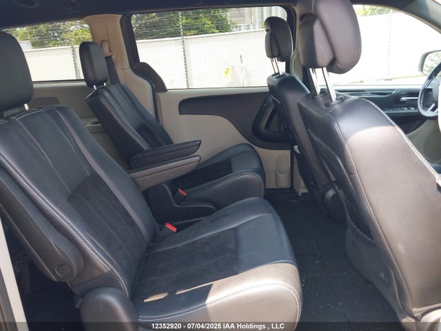 2C4RDGBG3ER281688 Dodge Grand Caravan