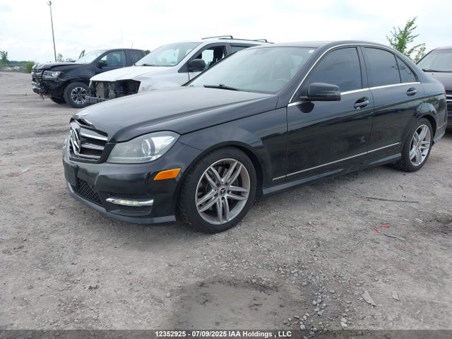 WDDGF8AB9EA939215 Mercedes-Benz 2014
