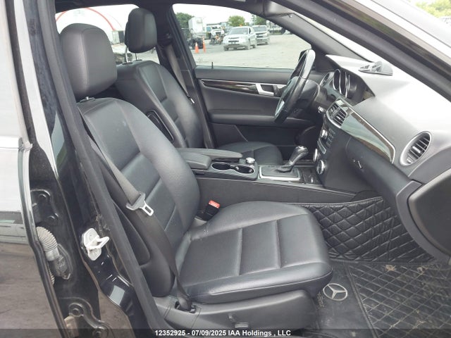 WDDGF8AB9EA939215 Mercedes-Benz 2014