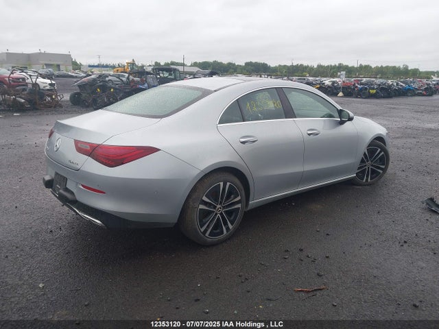 W1K5J4HB7SN522913 Mercedes-Benz m260