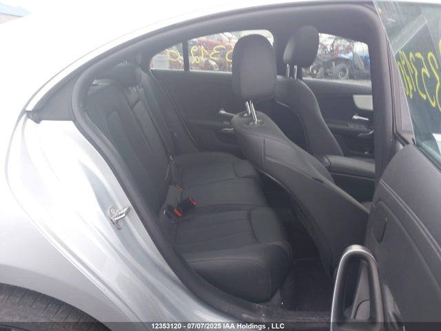 W1K5J4HB7SN522913 Mercedes-Benz m260