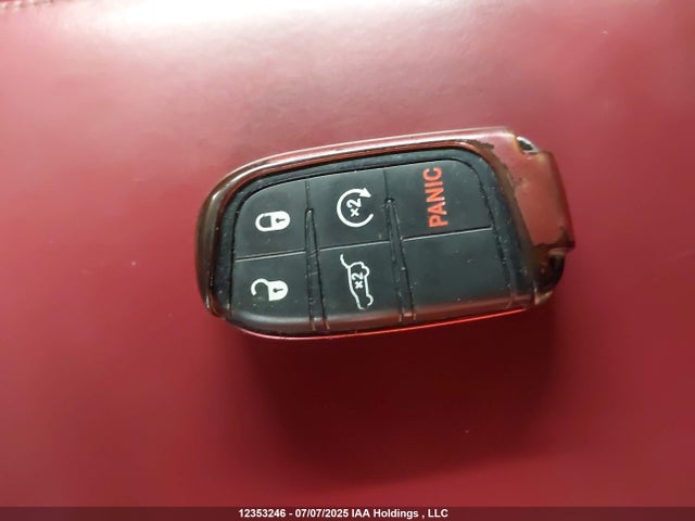 1C4SDJCT1LC164420 Dodge 2020