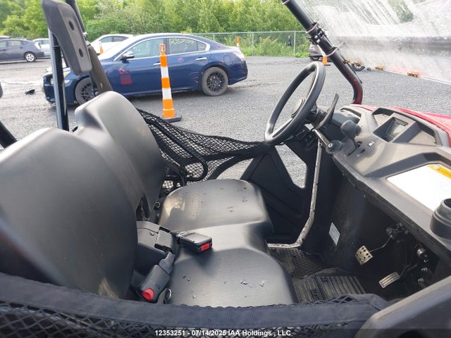 1HFVE0313F4000528 Honda Sxs500 M2