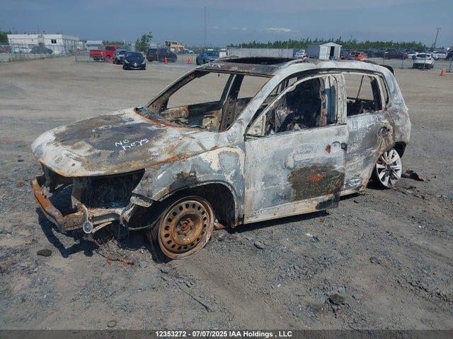 WVGJV3AXXEW620843 Volkswagen 2014