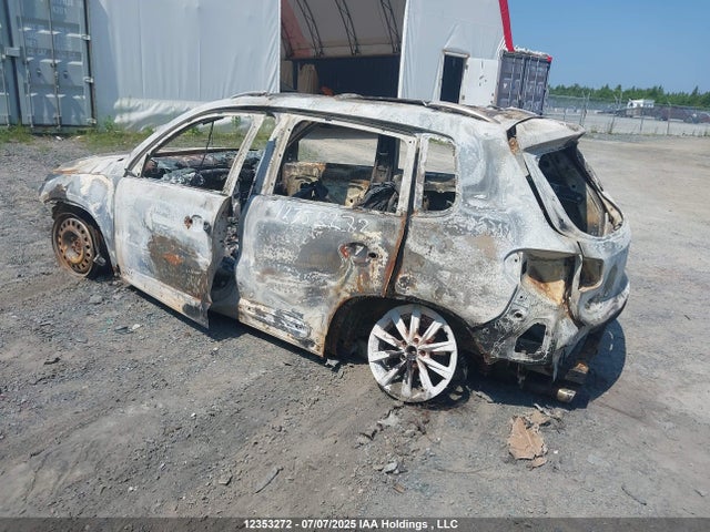 WVGJV3AXXEW620843 Volkswagen 2014