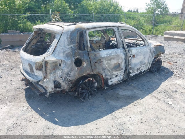 WVGJV3AXXEW620843 Volkswagen 2014