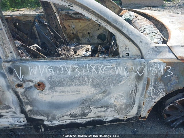 WVGJV3AXXEW620843 Volkswagen 2014
