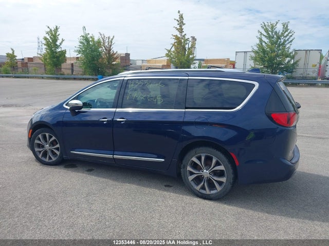 2C4RC1GG7HR782645 Chrysler 2017