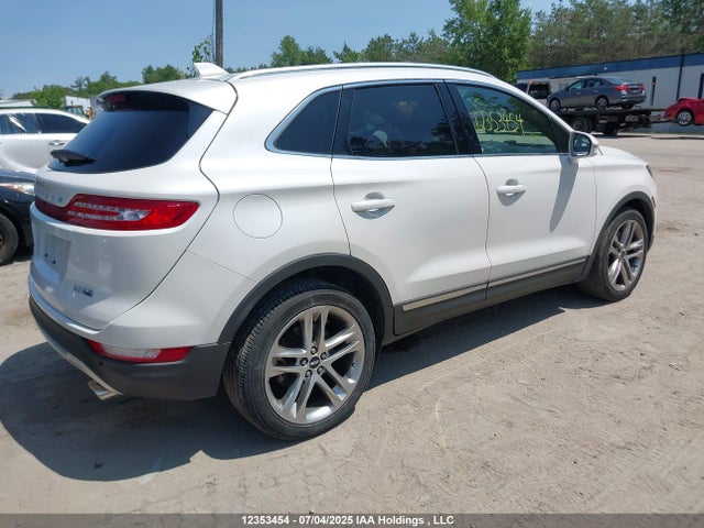 5LMTJ2AH5FUJ38248 Lincoln 2015
