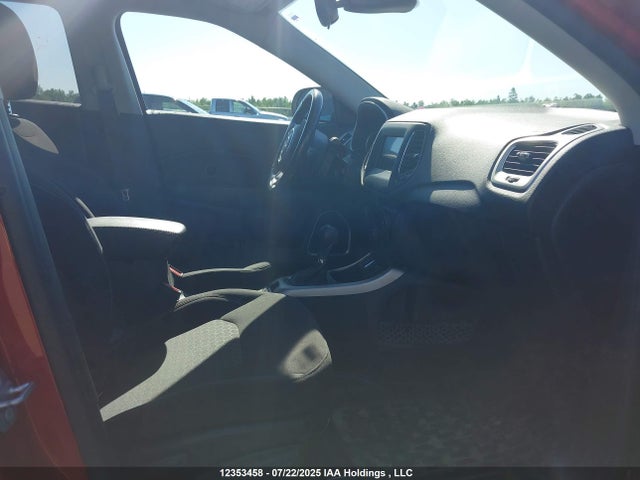 3C4NJCAB2MT567775 Jeep Compass