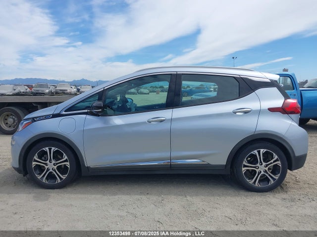 1G1FX6S07H4147032 Chevrolet 2017