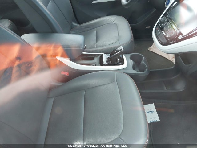 1G1FX6S07H4147032 Chevrolet 2017