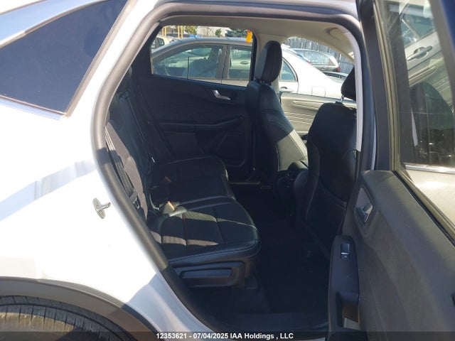 1FMCU9J9XNUA55747 Ford gtdi 240ps