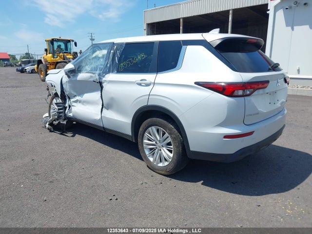 JA4J4TA8XNZ619555 Mitsubishi Outlander