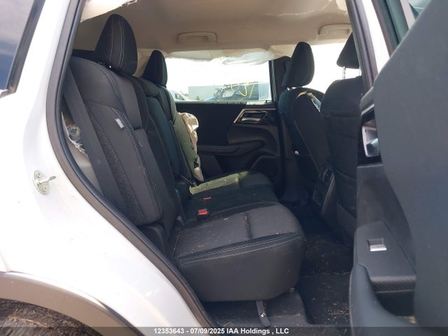 JA4J4TA8XNZ619555 Mitsubishi Outlander
