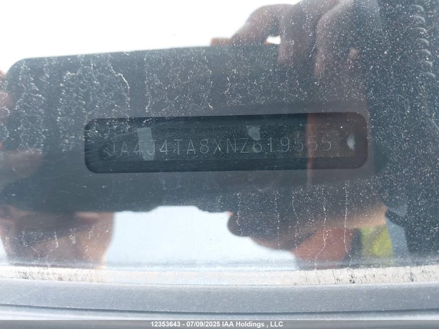 JA4J4TA8XNZ619555 Mitsubishi Outlander