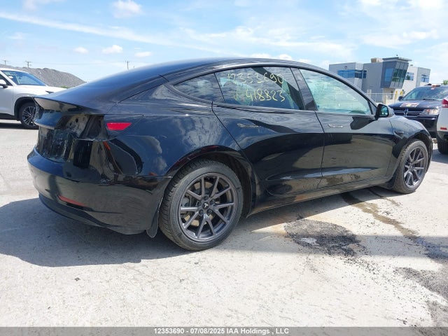 5YJ3E1EA3KF418823 Tesla 2019