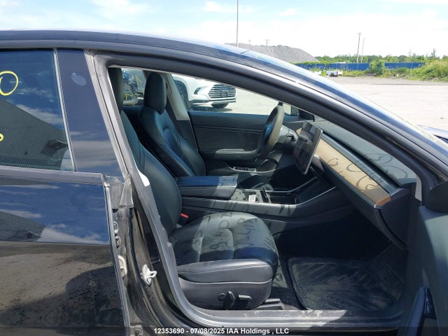 5YJ3E1EA3KF418823 Tesla 2019