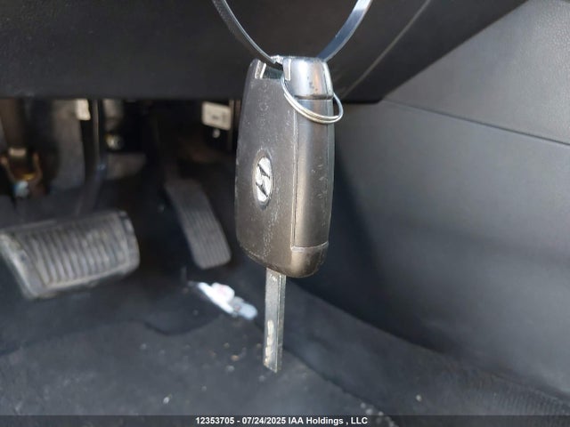 3KPC24A32JE033825 Hyundai 2018