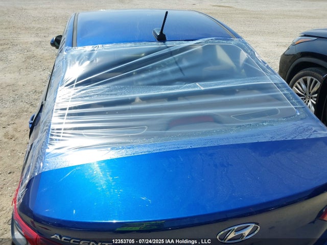 3KPC24A32JE033825 Hyundai 2018
