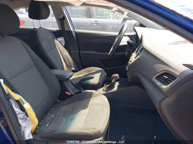 3KPC24A32JE033825 Hyundai 2018