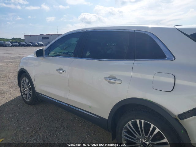 Lincoln 2016 2016 2LMTJ8LR2GBL54128 Image 15
