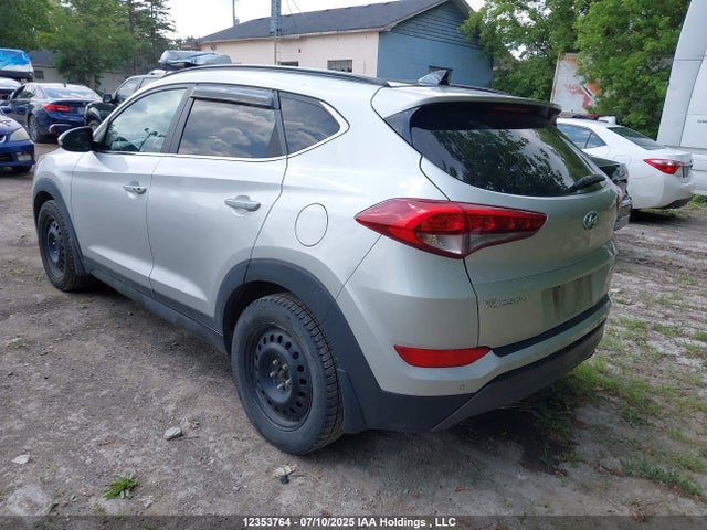 Hyundai Tucson 2016 KM8J3CA29GU031145 Image 3