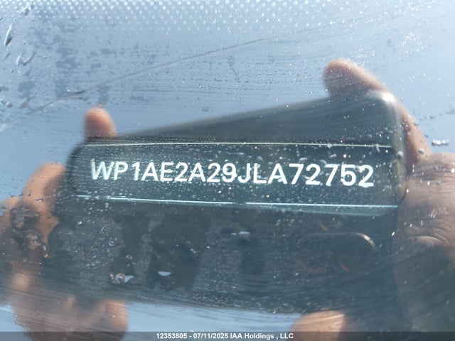 Porsche 2018 2018 WP1AE2A29JLA72752 Image 19